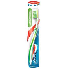 Зубная щетка Aquafresh In Between Clean 